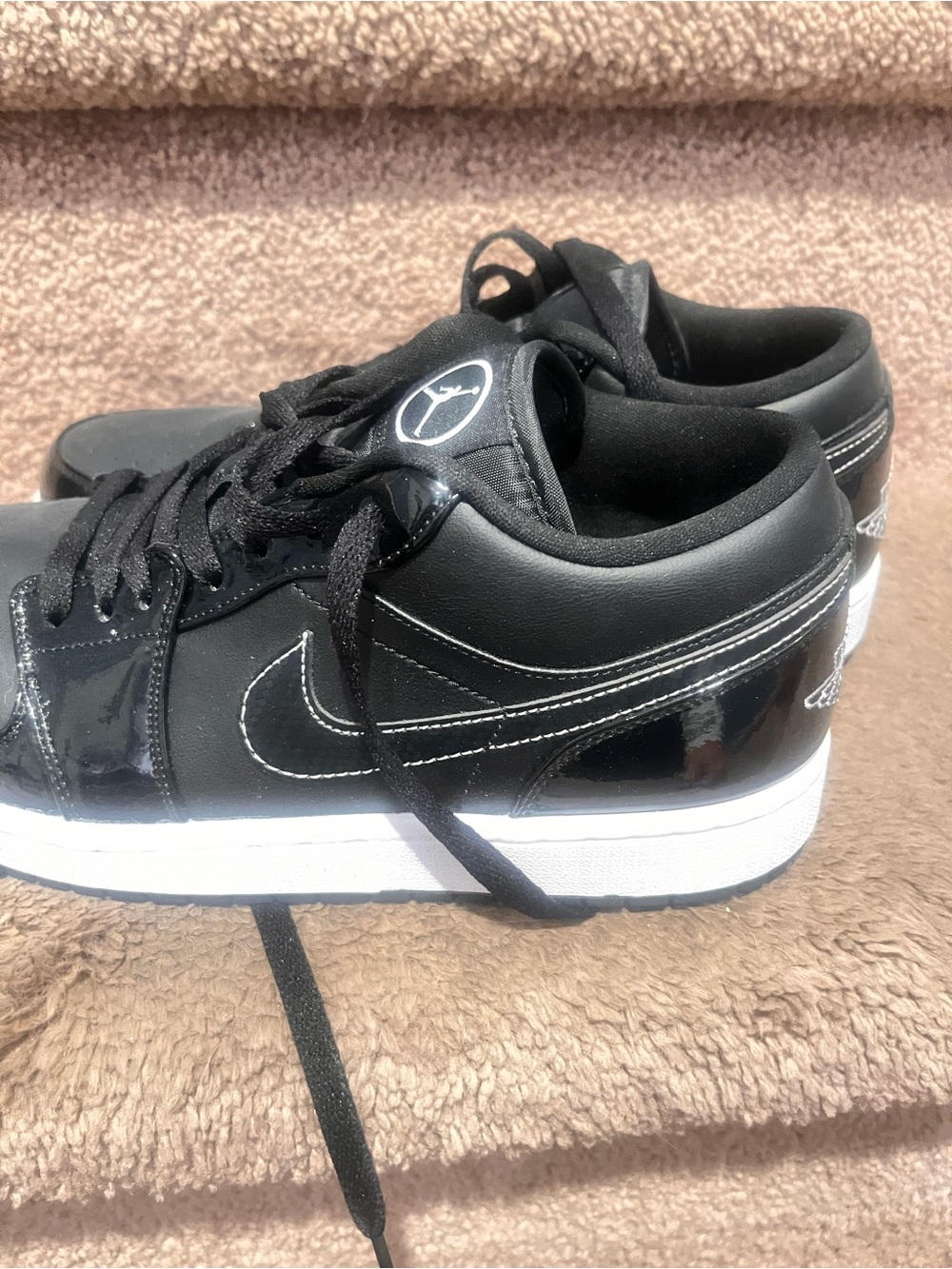 New size 9 Jordan Men's Black Low-Top Sneakers beautiful and so stylish. 💪🏀